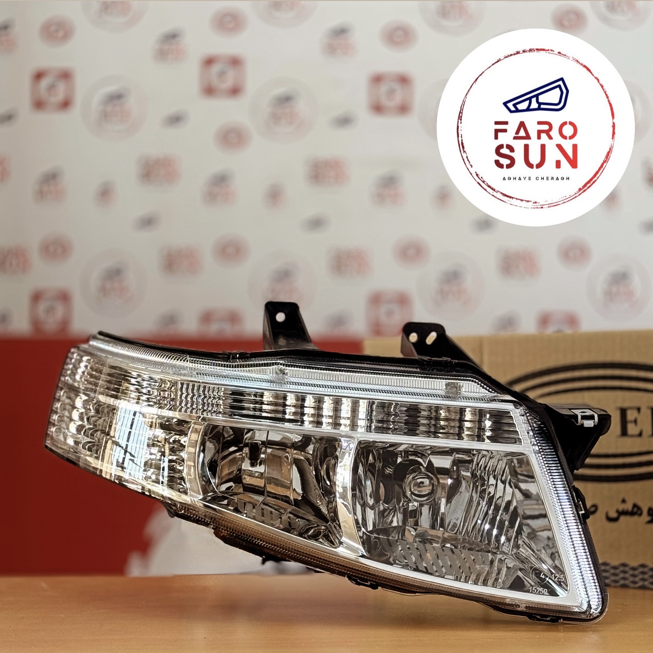 چراغ جلوی سمند سورن برند مدرن صنعت (سمت راست)