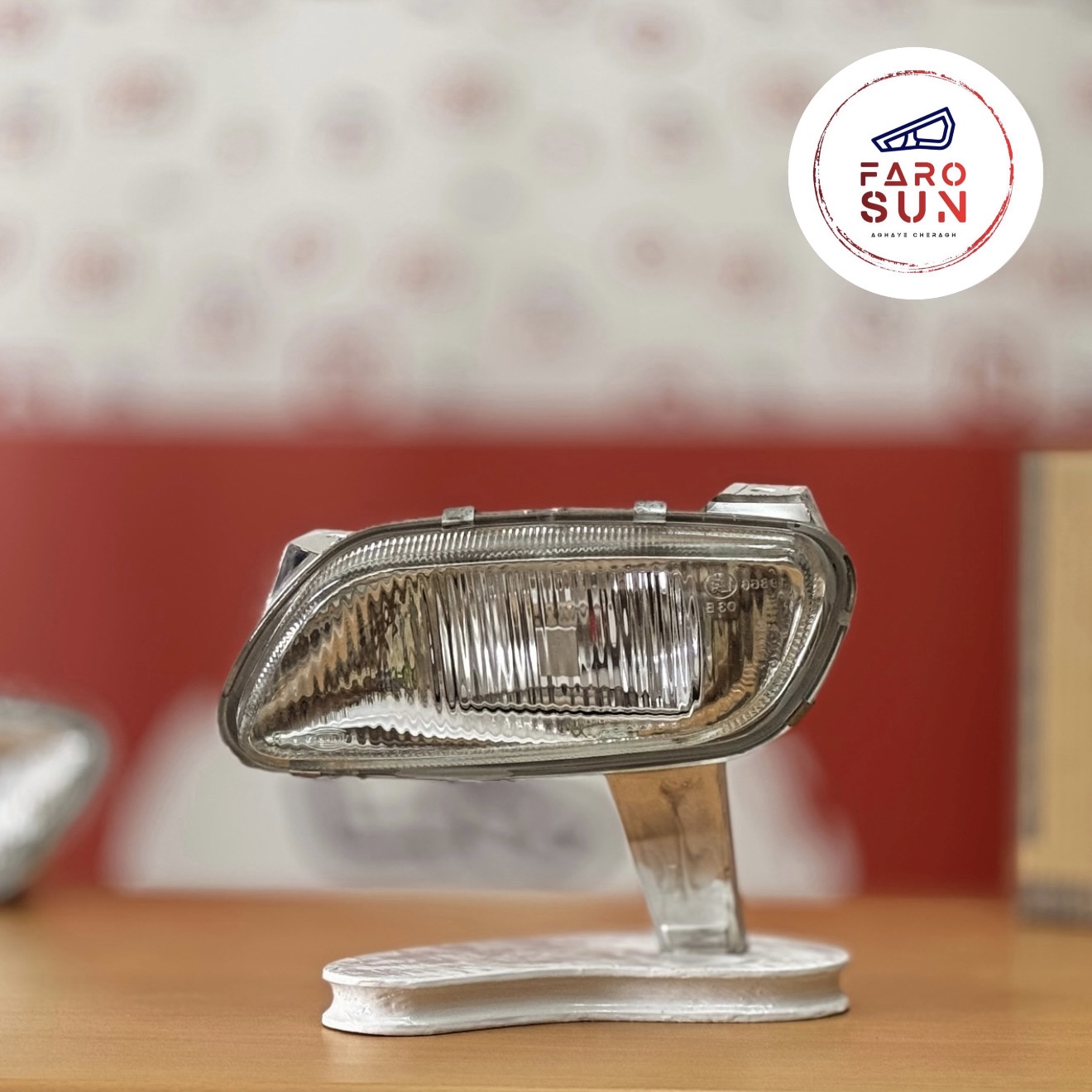 مه شکن جلوی پژو پارس برند مدرن صنعت (سمت چپ)