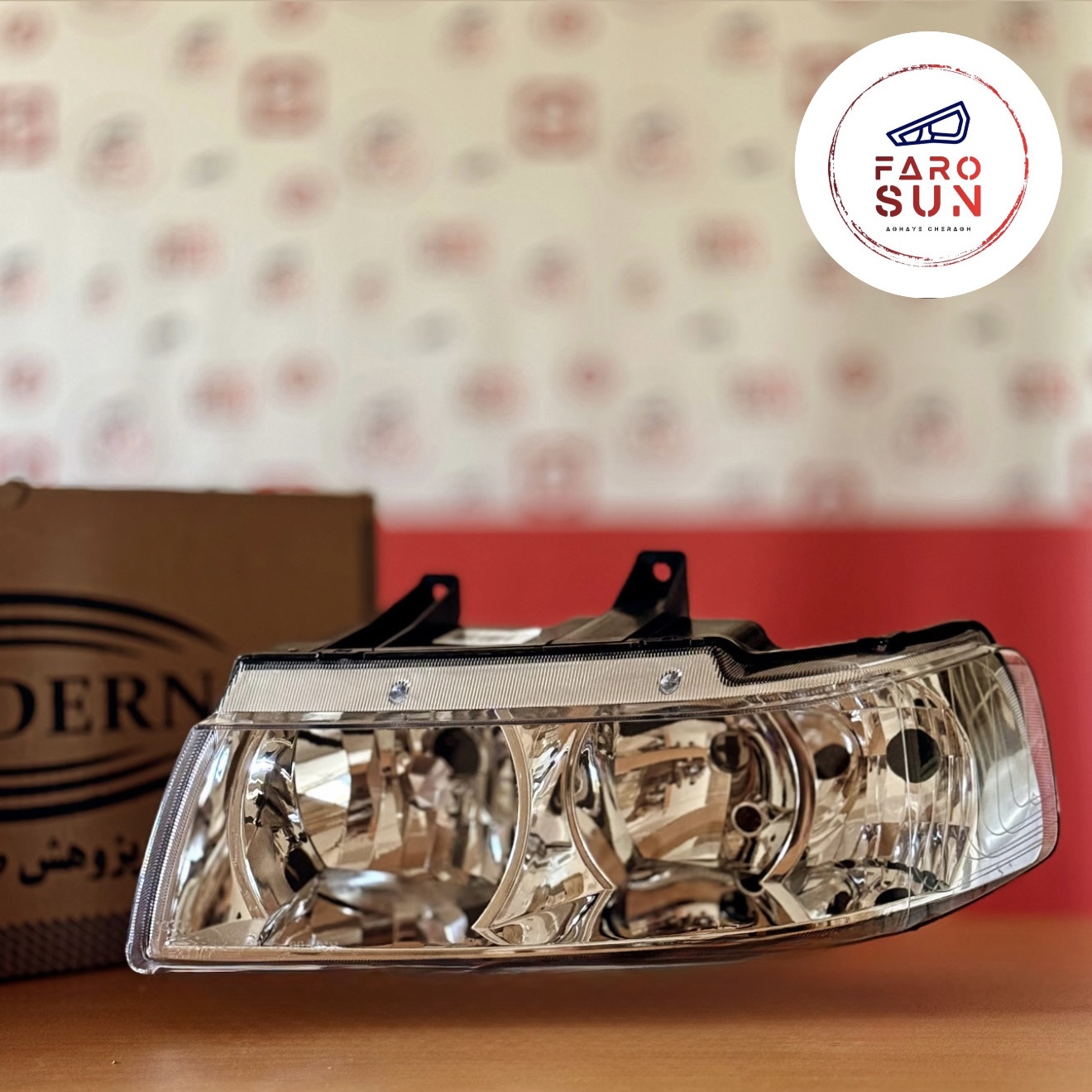 چراغ جلوی سمند Lx برند مدرن صنعت (سمت چپ)